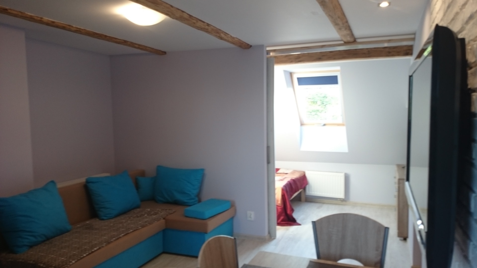 Widok z salonu na sypialnię Apartamentu nr 3